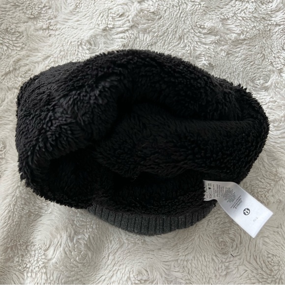 Lululemon Fleece-Lined Knit Beanie Heathered Black - Picture 6 of 6